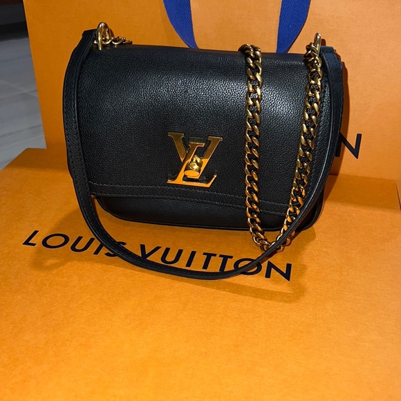 Louis Vuitton LockMe Chain Bag Black Leather - Picture 5 of 13